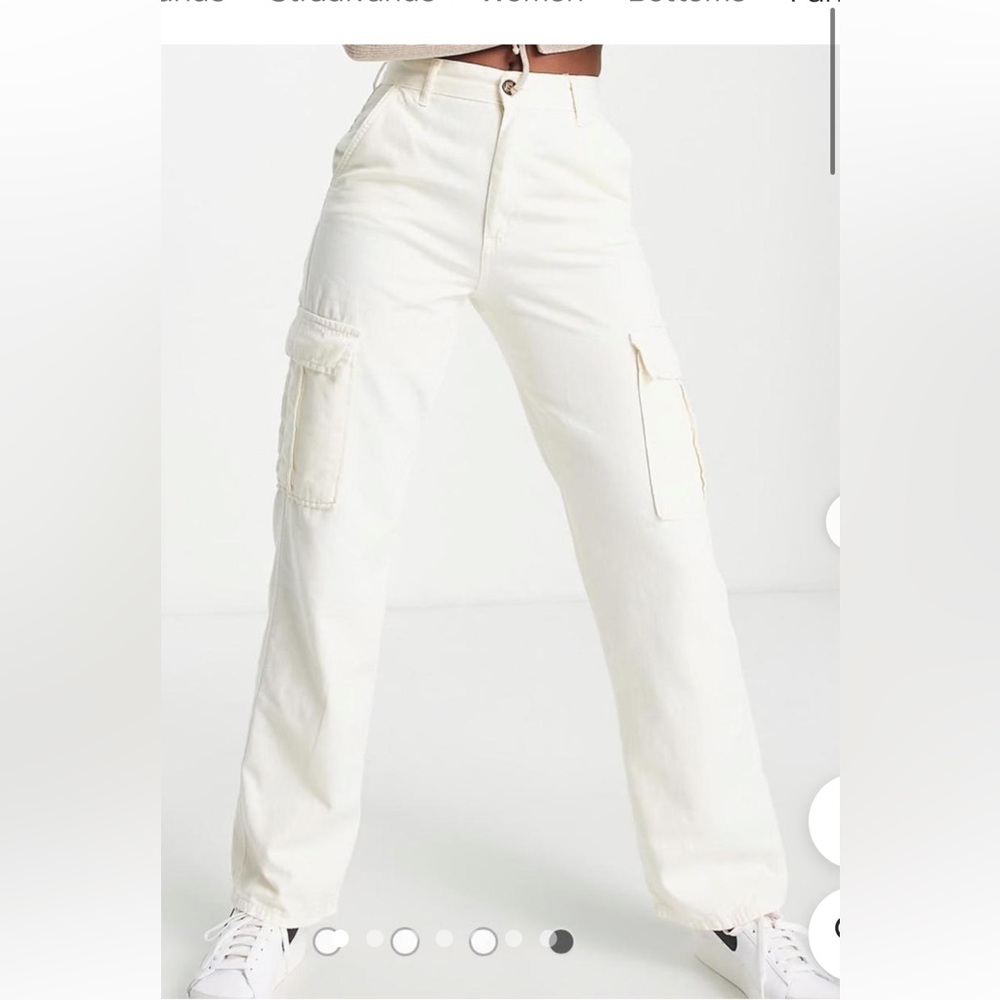 Stradivarius Cream Cargo Pants size 4